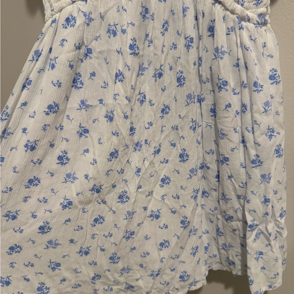 Hollister Floral Babydoll Skort Dress Size Small White Blue Smocked Romper Mini - Picture 2 of 11